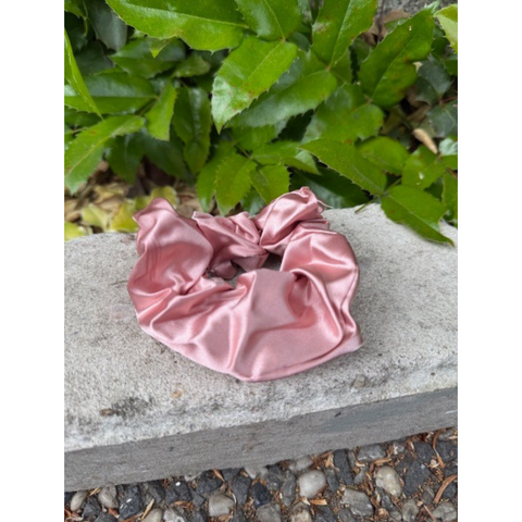 Conceptnails - Satin Scrunchie Rose