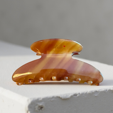 Haarspange „Doreen“ – Signature Classic in Hornoptik Cognac