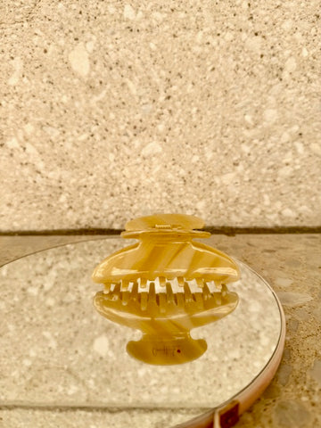 Conceptnails by INESSA - Haarspange „Doreen“ in Hornoptik Beige