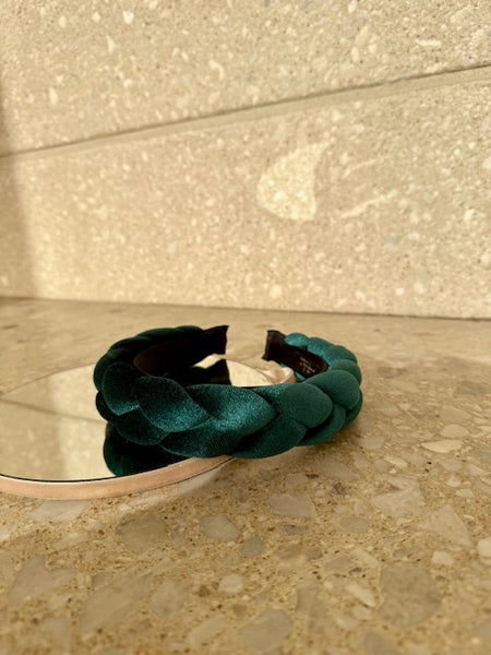 Conceptnails by INESSA - Geflochtenes Haarband „Renata“ Dunkelgrün